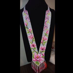 🌸 Gerdan made of beads with a magnolia flower 🌸